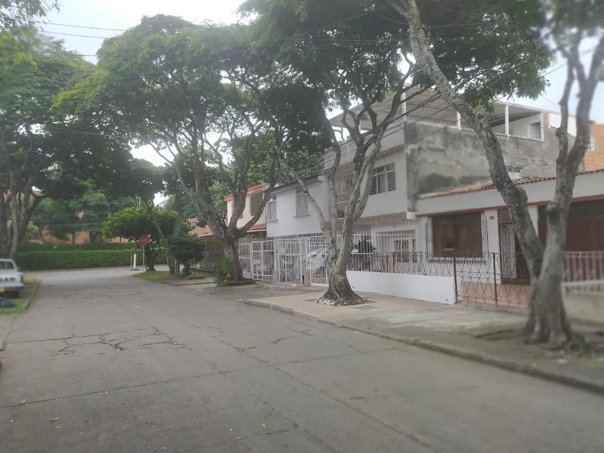 Habitación en casa particular Apartamento Alcobas cerca al Éxito San Fernando Cali