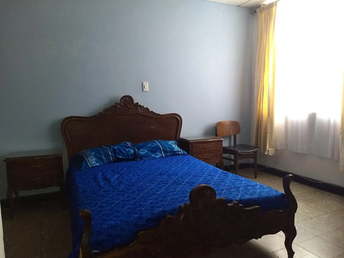 Apartamento Alcobas cerca al Éxito San Fernando Cali 0*,